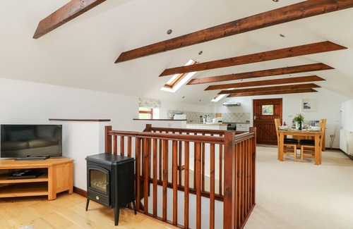 Par Cottage | Family-Friendly Castle Dore Barn with Garden in Fowey