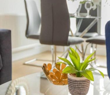 Redhill Apartment | Family-Friendly Castle Haven Apartment in Redhill Awaits