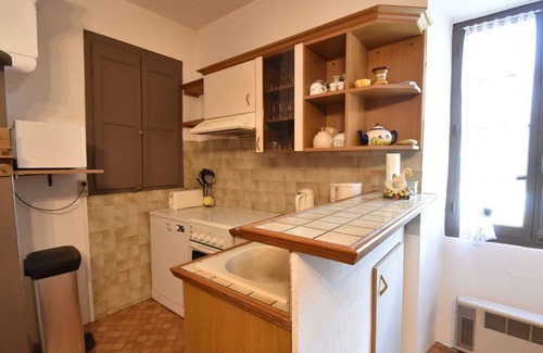 Montcabrier House | Cozy Vintage Holiday Home in Besse with Swimming Pool