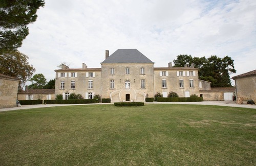 Saint-Gervais House | Experience Castle Life Amidst Majestic Vineyards