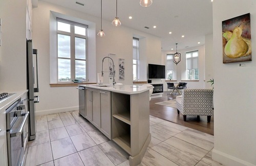 Moncton Other | Discover Castle Manor Cave with Kitchen Amenities
