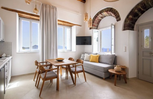 Naxos Apartment | Oceanfront Escape at Castle Mansions - Rated 10/10!