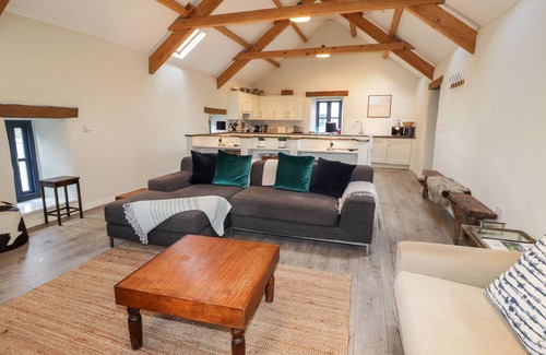 Newport Cottage | Pet-Friendly Castle Mill with Garden in Newport, Pembrokeshire