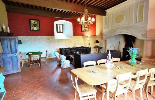 Bon-Encontre House | Charming Castle Retreat in Bon-Encontre with Family Amenities