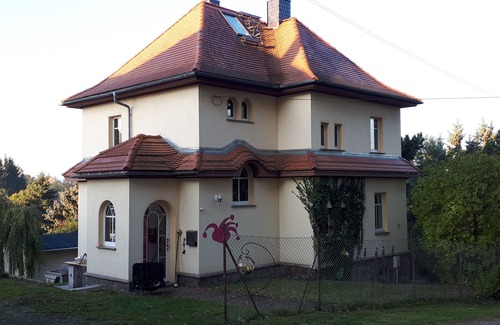 Ebersbach Villa | Villa: Guest Rated 9.4 with Spa, Breakfast & Family Perks