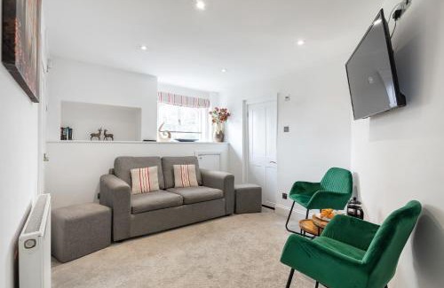 Windsor City Centre Apartment | Family-Friendly Retreat at Castle Properties: The Duchess Cottage