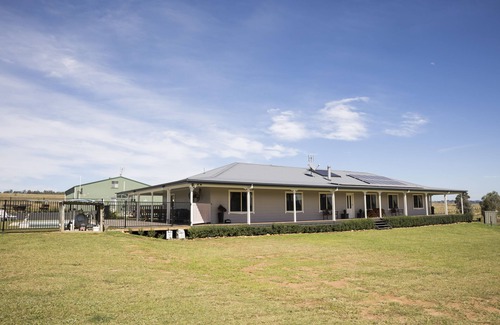 Castle Rock House | Experience Castle Rock Farm Stay with Pool & Ocean Views