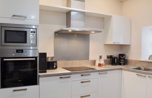 Ceres Cottage | Inviting 2-Bedroom Retreat in Ceres, Close to St Andrews