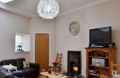 Ceres Cottage | Inviting 2-Bedroom Retreat in Ceres, Close to St Andrews