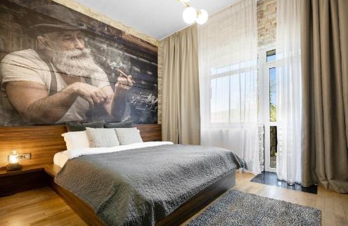 Alba Iulia House | Discover Castle Transylvania: 4-Star Oceanfront Retreat