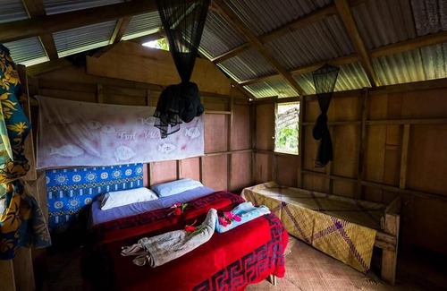 Lenakel House | Budget-Friendly Castle Tree House with Pool and Restaurant
