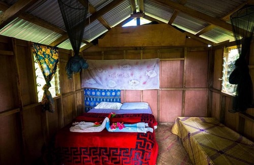 Lenakel House | Budget-Friendly Castle Tree House with Pool and Restaurant