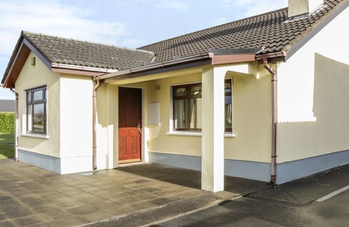 Carrowmoreknock House | Family-Friendly Castle View in Oughterard, County Galway