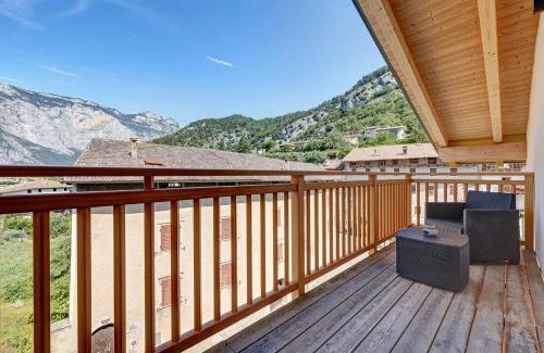 Drena Apartment | Discover Castle View: Pet-Friendly Retreat with Top Ratings