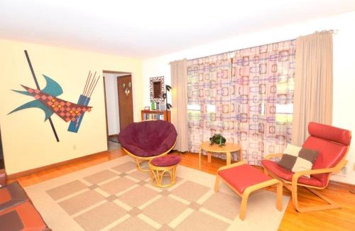 Berkeley Springs Ski Chalet | Castle View: Scenic Rancher with Pet-Friendly Amenities
