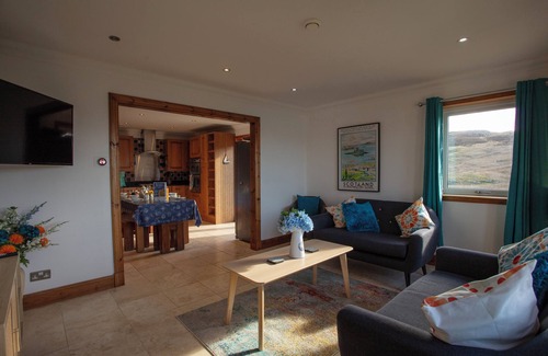 Castlebay House | Pet-Friendly Retreat at CASTLEBAY VIEW, Isle Of Barra