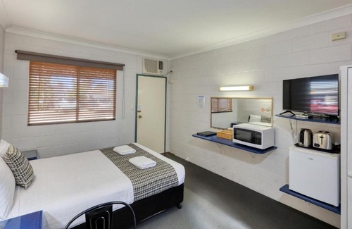 Coonamble Hotel | Discover Comfort at Castlereagh Lodge Motel - 4-Star Stay