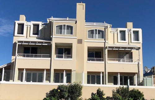 Middleton Beach Apartment | Ocean View Apartment 4 at Castlereagh on Middleton