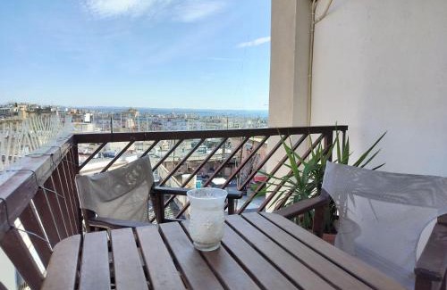 Sykies Apartment | CastleView 2BR: Guest Rated 9.7, Child-Friendly Retreat