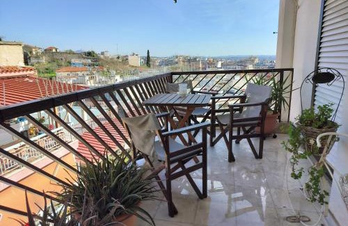 Sykies Apartment | CastleView 2BR: Guest Rated 9.7, Child-Friendly Retreat