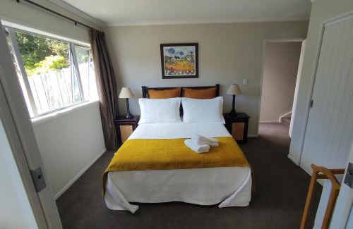 Castor Bay House | Discover Family-Friendly Comfort at Castor Bay Homestay