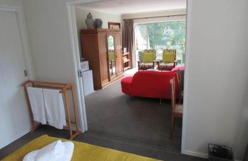 Castor Bay House | Discover Family-Friendly Comfort at Castor Bay Homestay