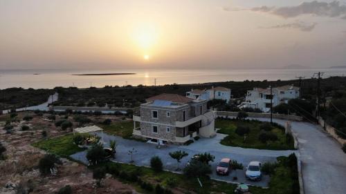 Elafonisos Hotel | Family-Friendly Castro Elafonisos with 9.8/10 Guest Rating