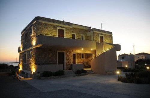 Elafonisos Hotel | Family-Friendly Castro Elafonisos with 9.8/10 Guest Rating