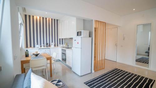 Falca Apartment | Budget-Friendly Casual @ 5 de Outubro: Family-Friendly Stay