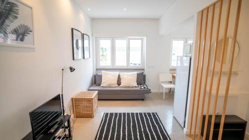 Falca Apartment | Budget-Friendly Casual @ 5 de Outubro: Family-Friendly Stay