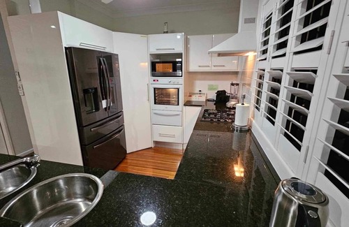 Palm Cove Apartment | Beachside 2 Bedroom Retreat with Pool & Ocean Views