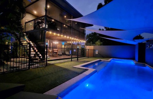 Palm Cove Apartment | Beachside 2 Bedroom Retreat with Pool & Ocean Views