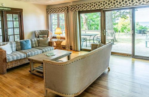 Union Pier House | Inviting Lake Living with Private Beach and Ocean Views