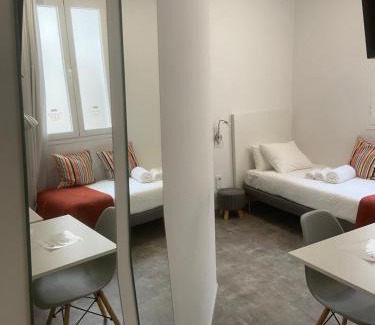 La Trinidad-San Juan y Todos los Santos Apartment | Inviting Suite in Córdoba - Family-Friendly Retreat