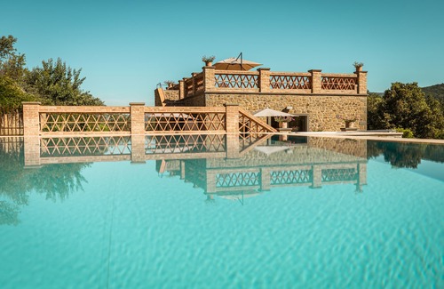Castiglion Fiorentino Villa | Villa Casupoli: Poolside Retreat with Tuscan Countryside Views