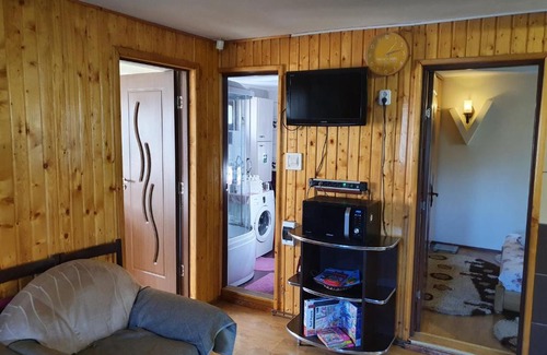 Vama House | Relax at Casuta Alesia & David, Rated 10/10 for Comfort