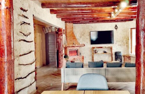 Dragoslavele Villa | Exceptional Comfort at Casuta Cu Sindrila - Family Friendly!