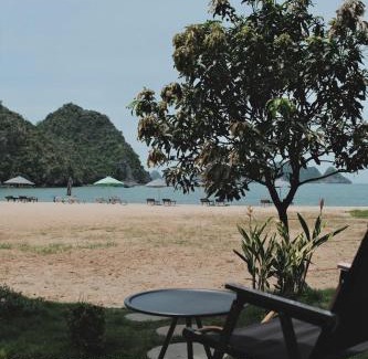 Cat Hai Cabin | Cat Ba Beachfront Bungalow
