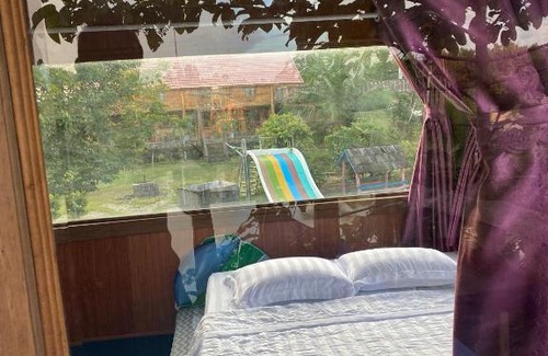 Quan Tom House | Experience Old Straw House - Family-Friendly Retreat