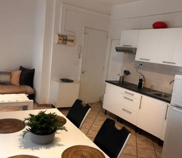 Le Pharo Apartment | Discover Catalan: Your Ideal Getaway Awaits