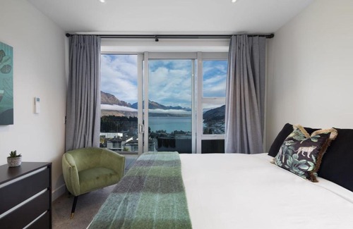 Queenstown City Centre Apartment | Remarkable Catalina Apartment 5: Wheelchair Accessible Retreat