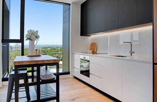 Greenhithe Apartment | Catalina Bay Sweet Escape with Carpark & Air-con
