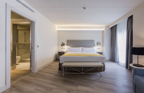 San Ildefonso Hotel | Discover the Catalonia Granada Hotel: Rated 9.2/10 Stay