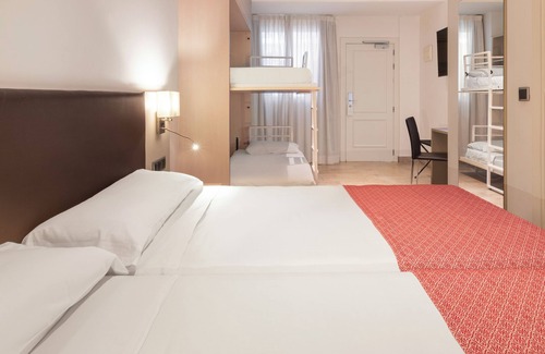 Santa Aurelia-Cantabrico-Atlantico-La Romeria Hotel | Discover Catalonia Híspalis: Pool, Spa & Family-Friendly