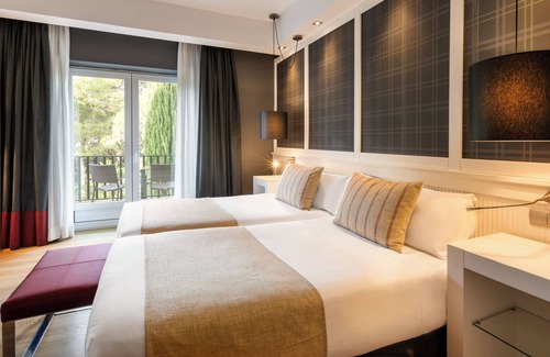 Ronda Hotel | Discover Catalonia Reina Victoria: 4-Star Spa Retreat