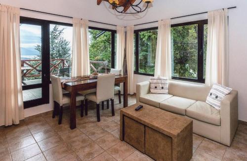 Playa Bonita Apartment | Top-Rated Catalonia Sur Aparts-Spa with Private Pool & More