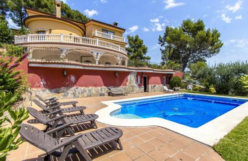 Torrelles de Llobregat Villa | Discover Catalunya Casas Villa with Pool Near Barcelona