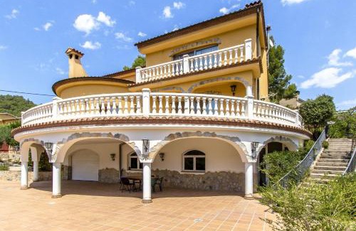 Torrelles de Llobregat Villa | Discover Catalunya Casas Villa with Pool Near Barcelona