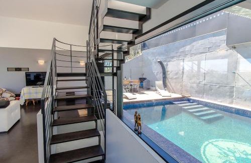 Costa Cunit Villa | Modern Hilltop Haven with Private Pool Near the Beach