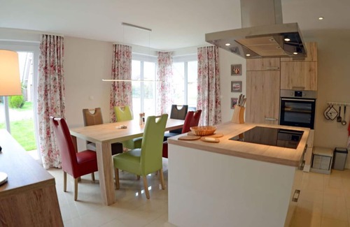 Juliusruh House | Catamaran 1: Cozy Residence with Spa & Pet-Friendly Amenities